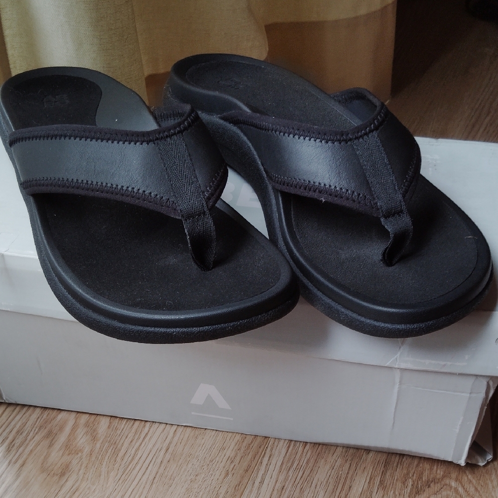 ABEO Black Women's Leather Maddie Flip-Flops - Picture 7 of 12